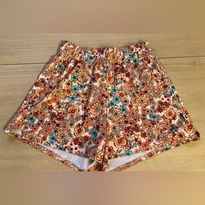 Jetty Flower 🌸 Shorts • Size S